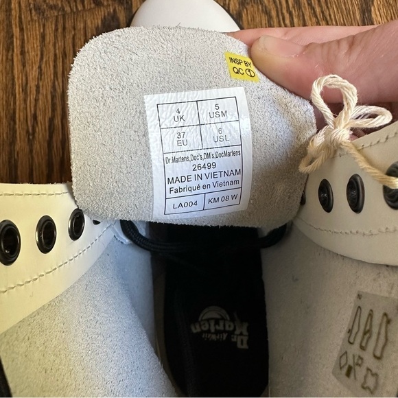 NWT Dr. Martens 1460 Bex Lug Sole Combat Boots Smooth Leather White Womens - Picture 2 of 6